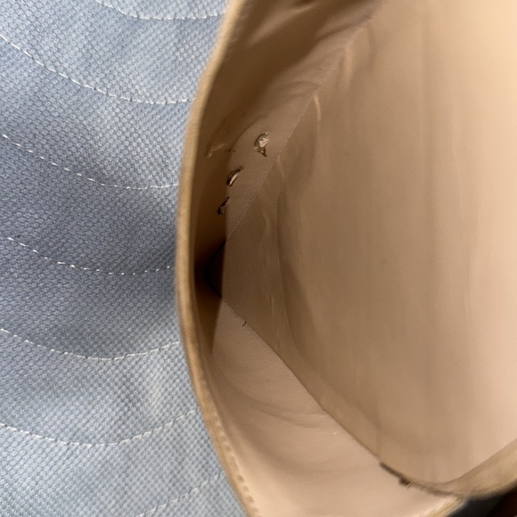 Stuart weitzman avenue flat in suede - nude color. - Picture 8 of 9